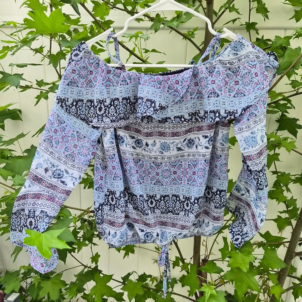 BCX Juniors Blue Paisley Off the Shoulder Ruffle Blouse - Sz XS